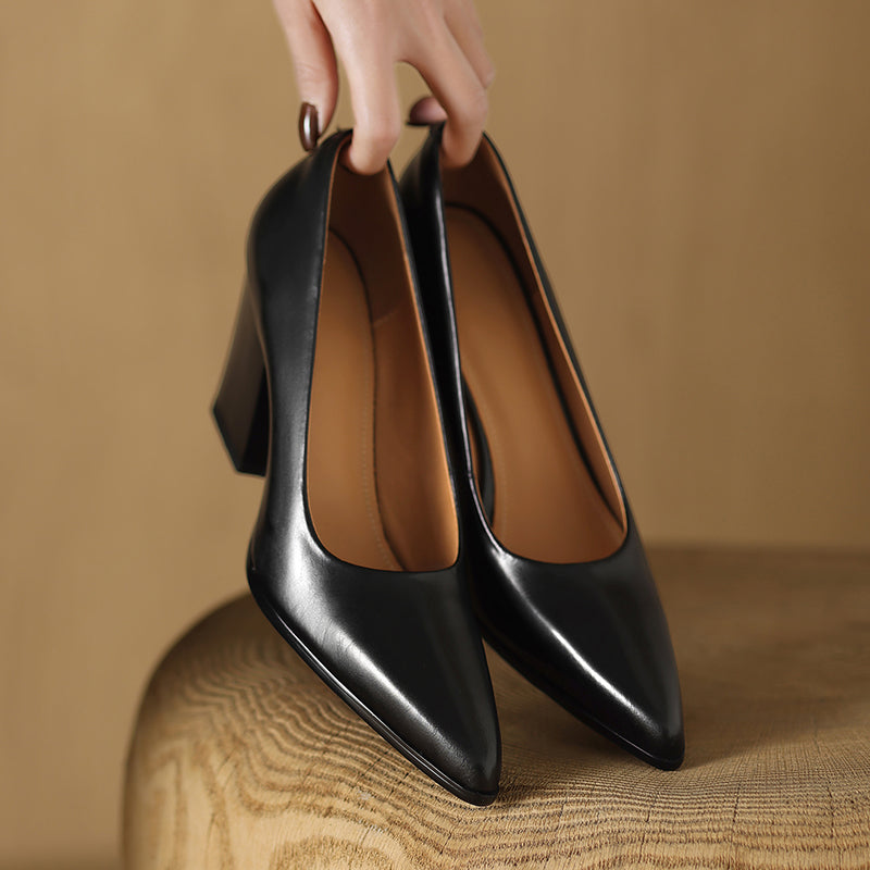 Veronica | Women’s pointed-toe block heel pumps with classic finish