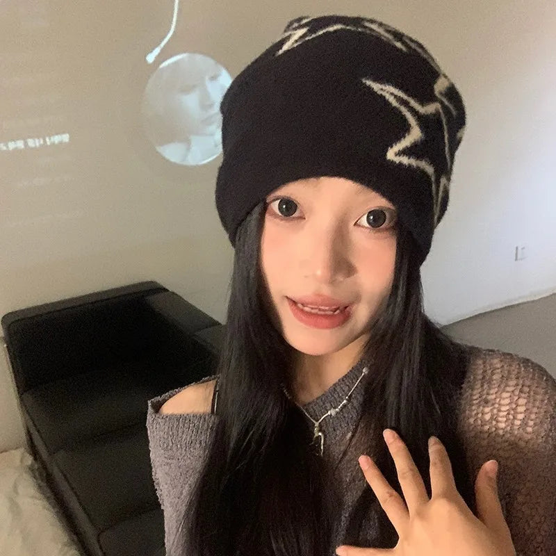 Sai | Women’s beanie hat with bold star pattern