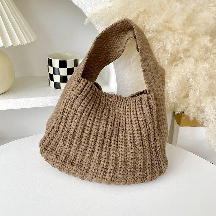Cali | Women’s hobo bag with sculpted texture and wide strap