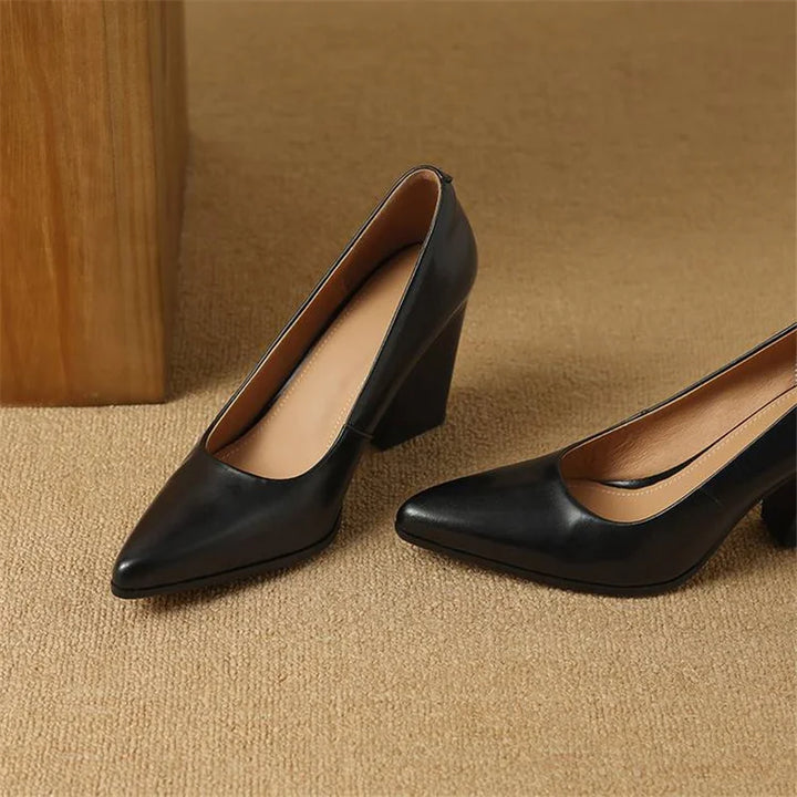 Veronica | Women’s pointed-toe block heel pumps with classic finish