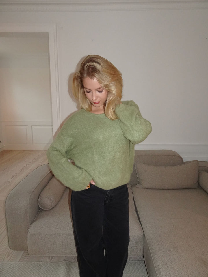 Ivy | Women’s knit sweater with oversized fit design