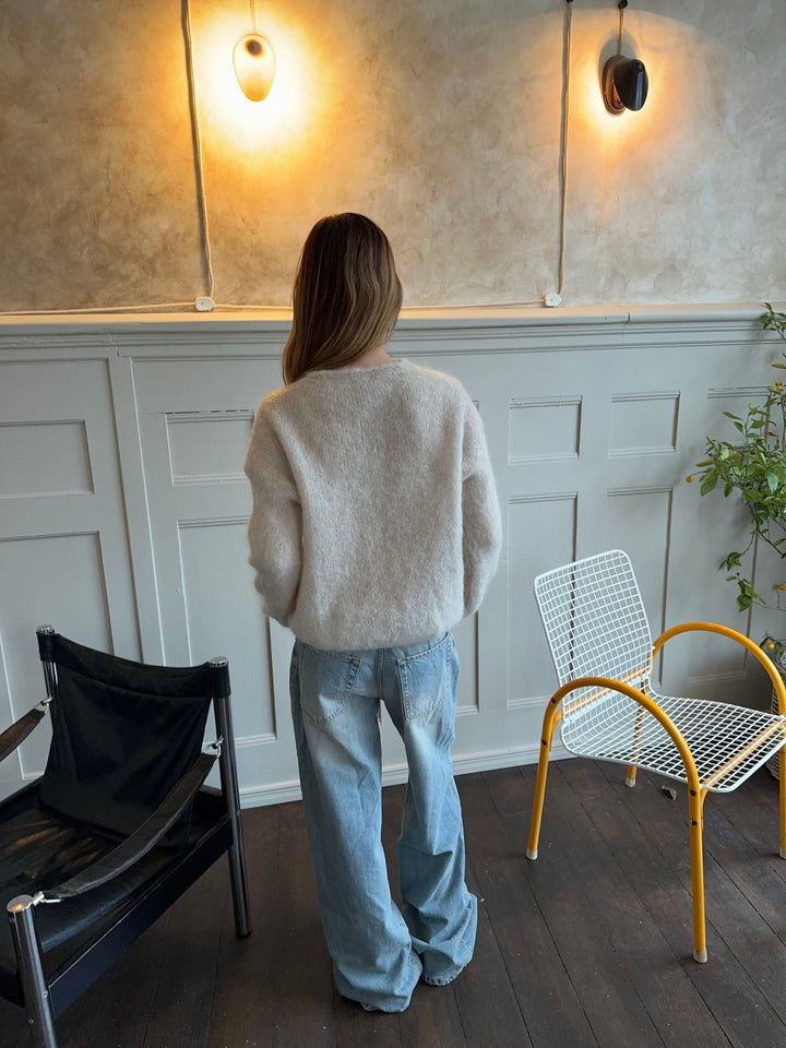 Mitz | Women’s sweater with relaxed fit and 90’s inspired silhouette