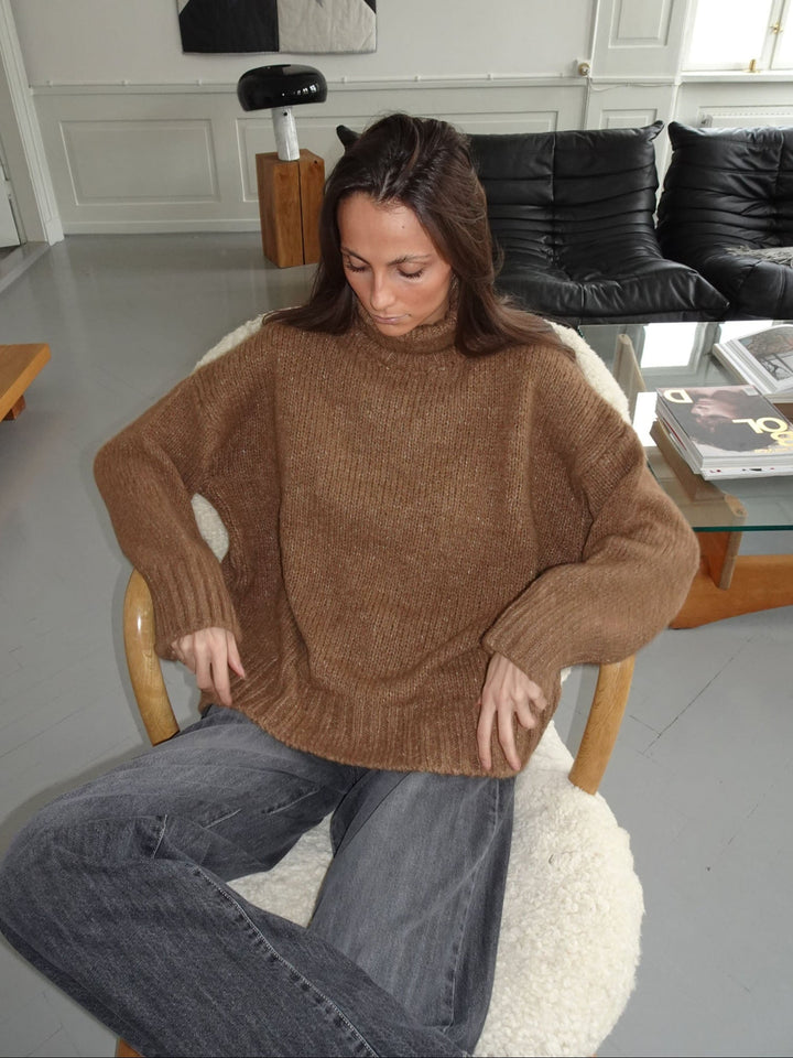Yani | Women’s turtleneck sweater with ribbed hem design
