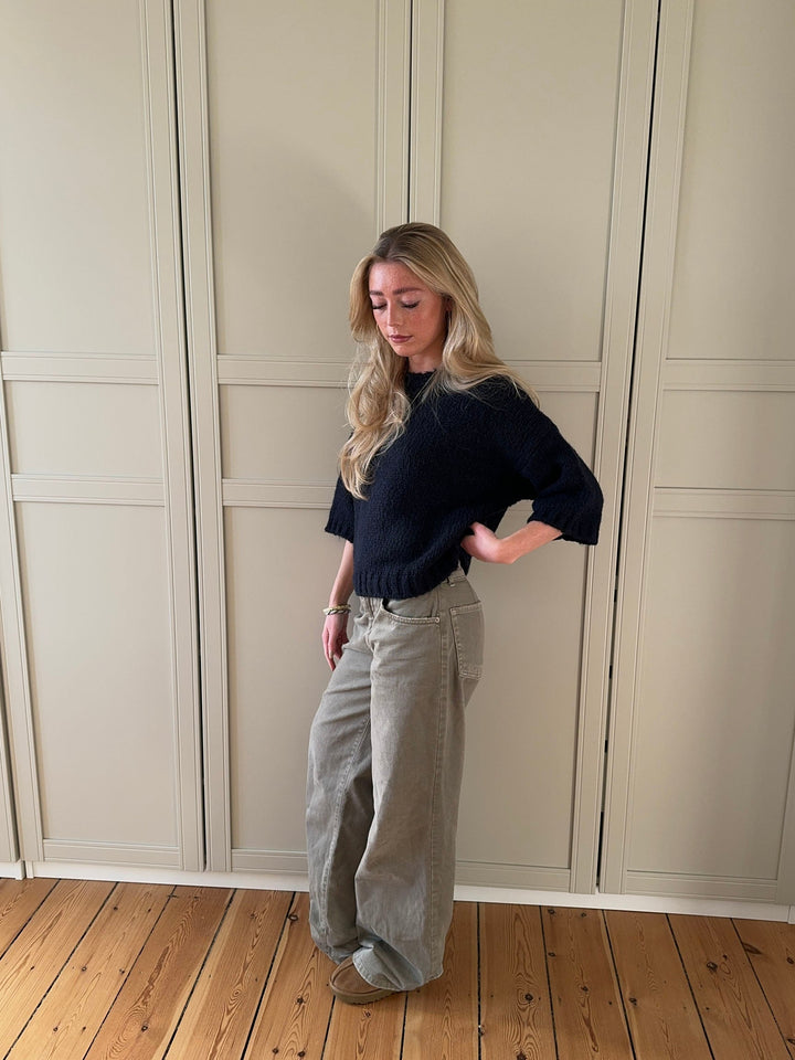 Clara | Women’s knit sweater with short sleeve design