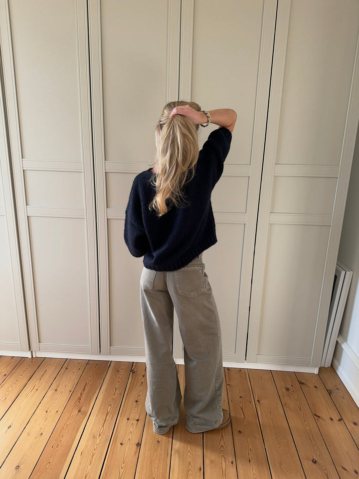 Clara | Women’s knit sweater with short sleeve design