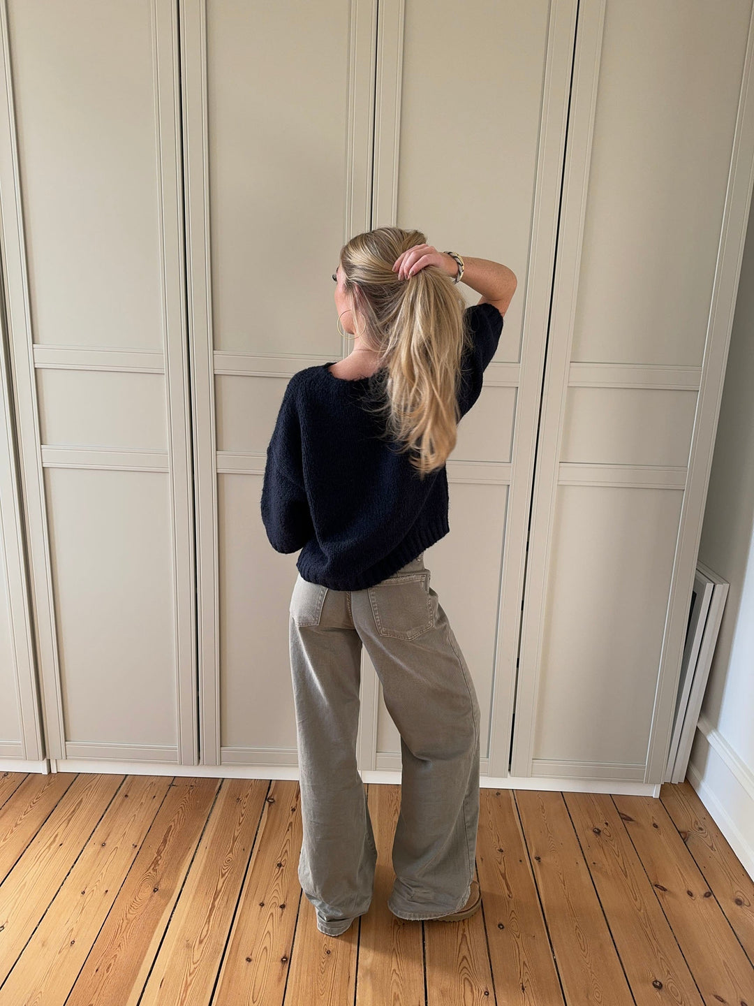 Clara | Women’s knit sweater with short sleeve design