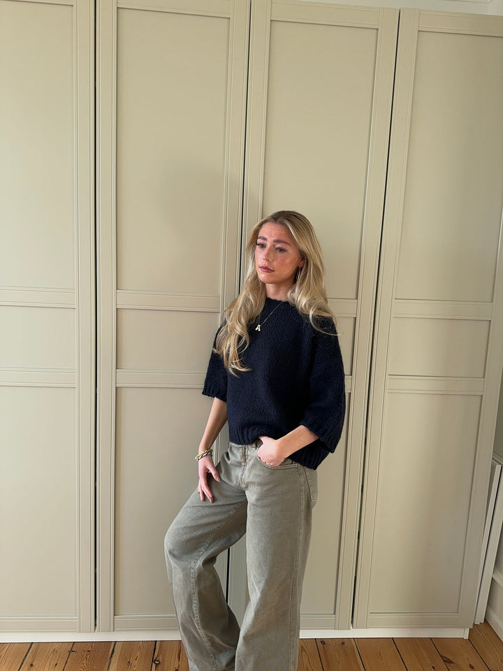 Clara | Women’s knit sweater with short sleeve design