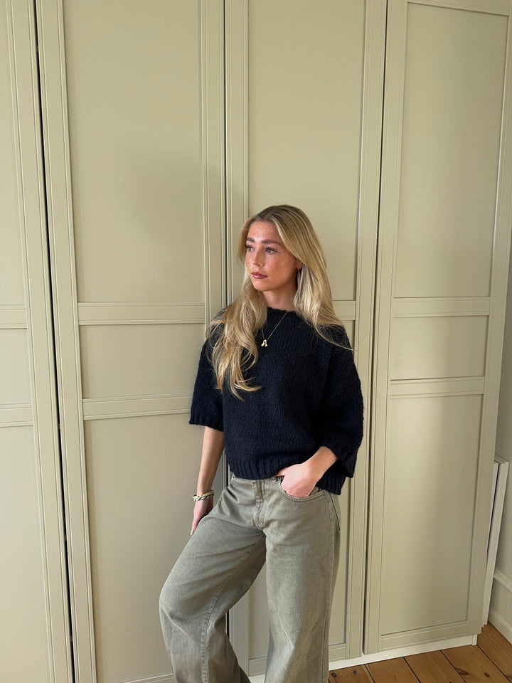 Clara | Women’s knit sweater with short sleeve design