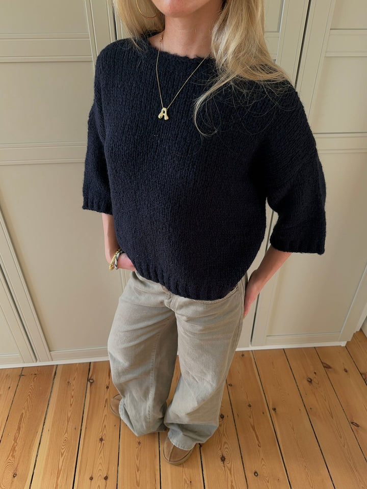 Clara | Women’s knit sweater with short sleeve design