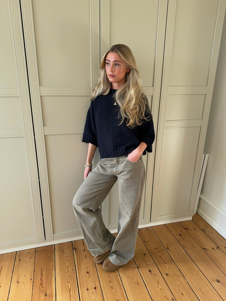 Clara | Women’s knit sweater with short sleeve design