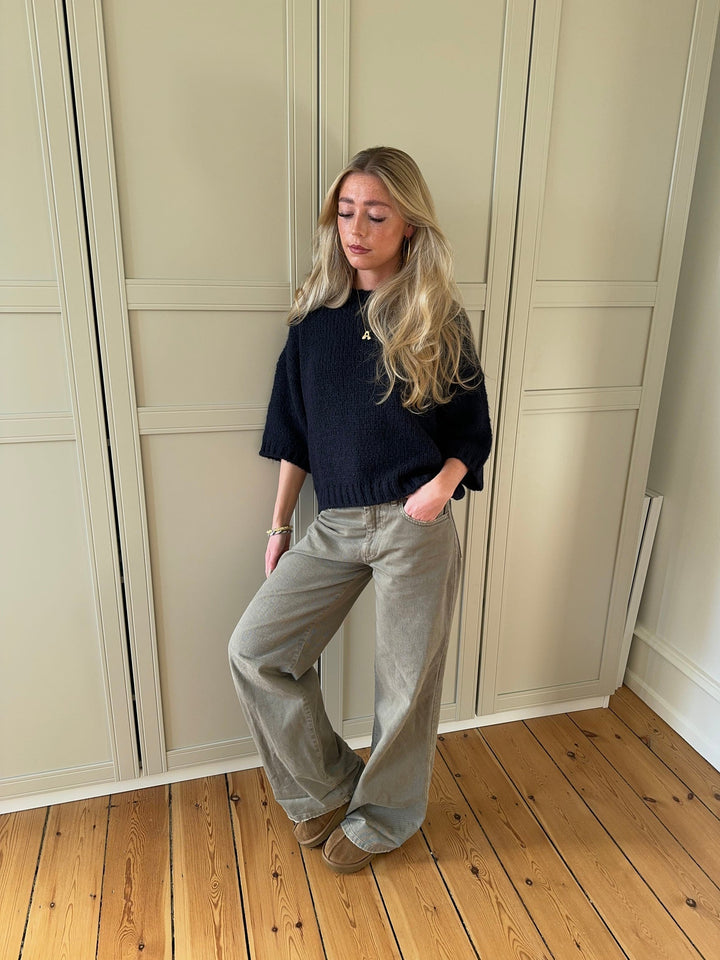 Clara | Women’s knit sweater with short sleeve design