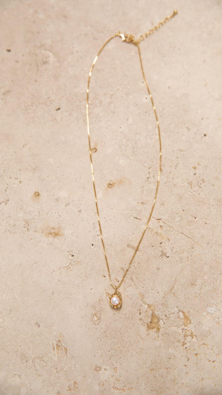Rowan | Women’s pearl pendant necklace with delicate gold chain