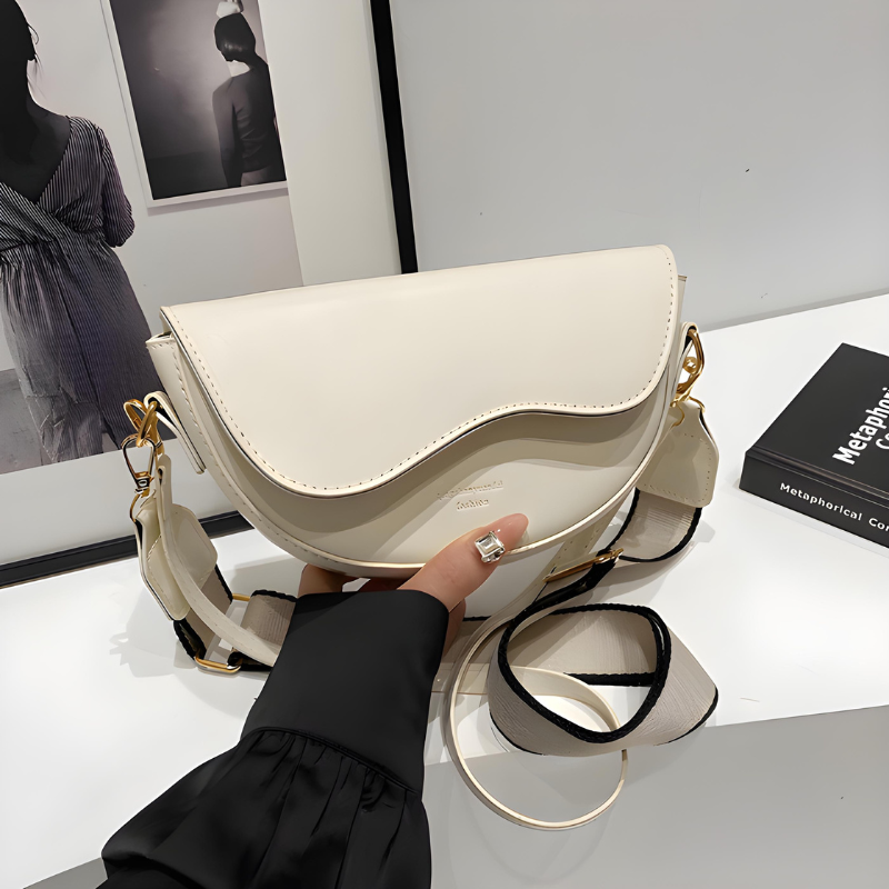 Amayya | Women's minimalist saddle bag with magnetic flap