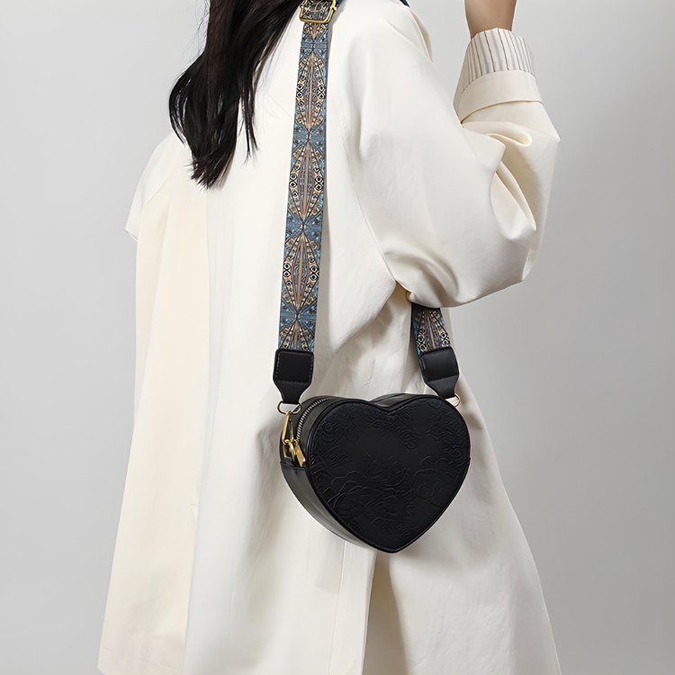 Viva | Women's heart-shaped bag with compact structure