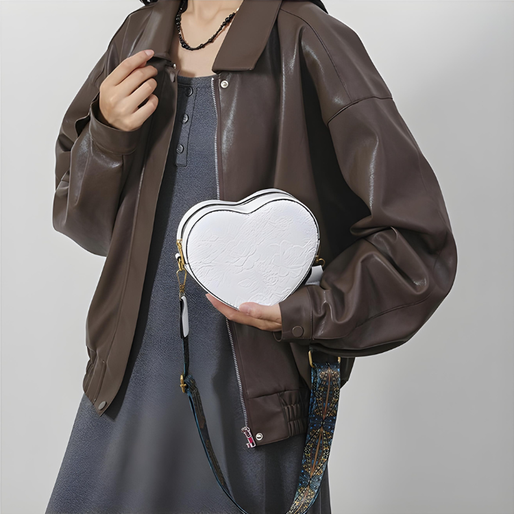 Katie | Women's heart-shaped everyday bag