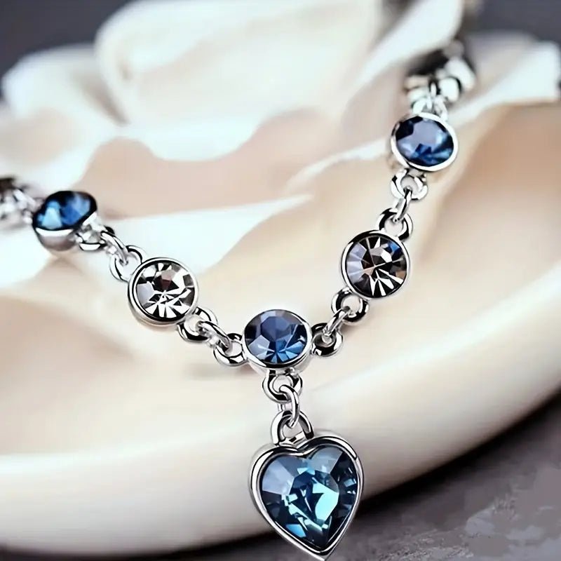 Heart | Women’s bracelet with ocean-blue stones and heart charm