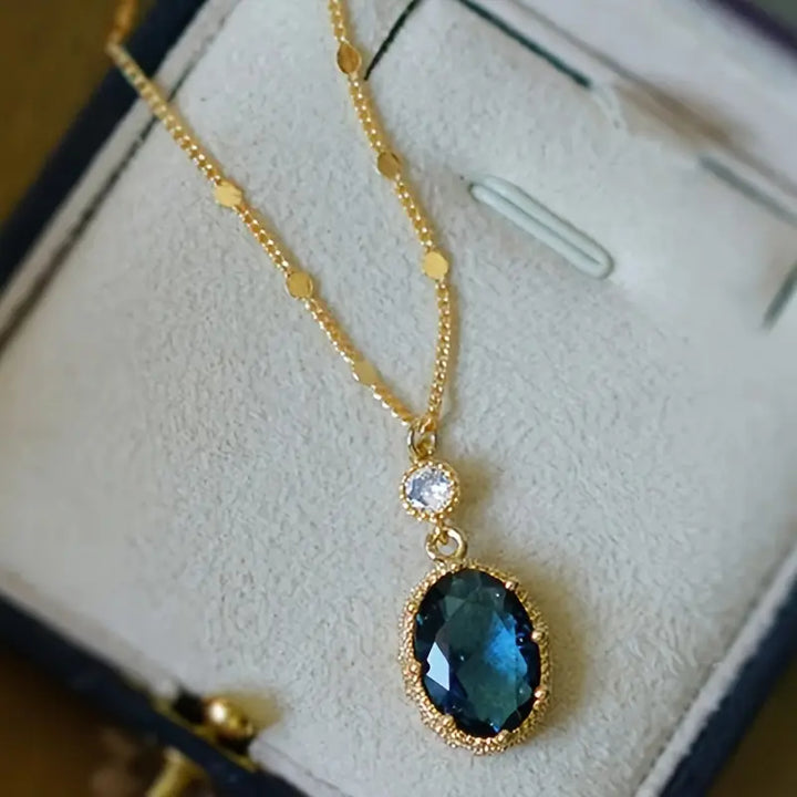 Tessa | Women’s necklace with oval gemstone pendant and gold chain