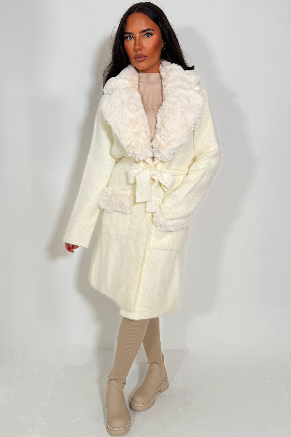Rosetta | Women’s belted coat with faux fur collar
