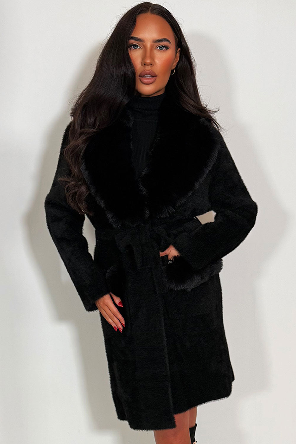 Kesslyn | Women’s belted coat with faux fur collar