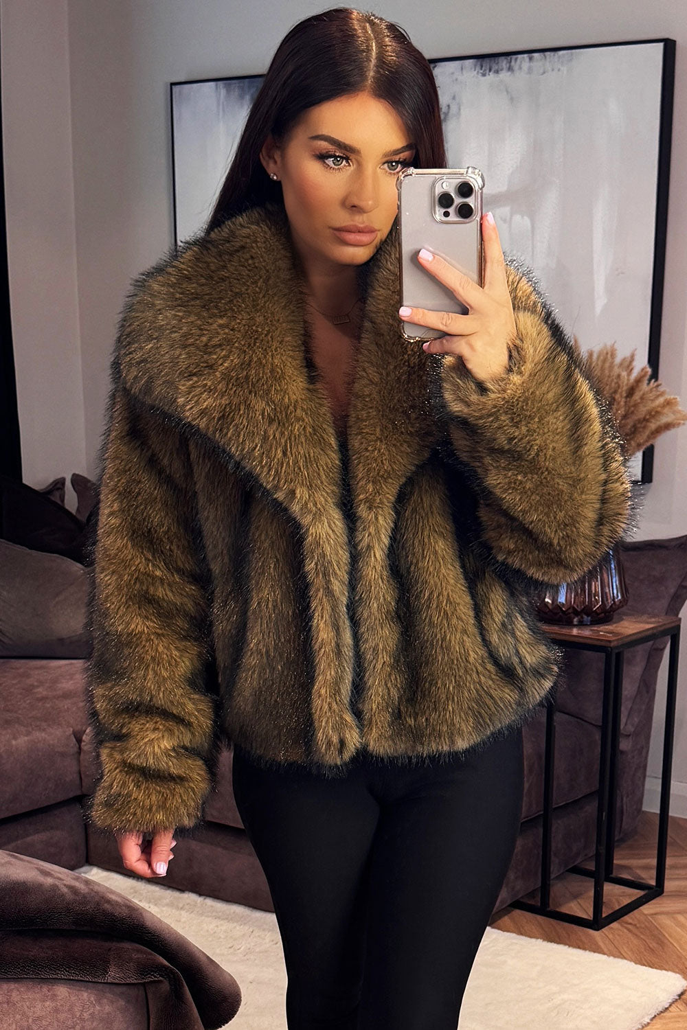 Cloverly | Women’s short plush faux fur jacket