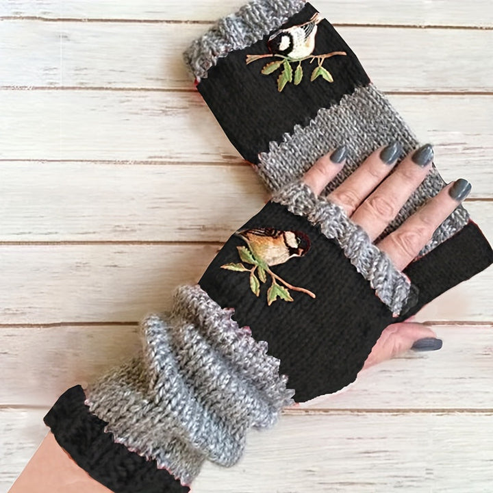 Alivia | Women's fingerless gloves with delicate embroidery