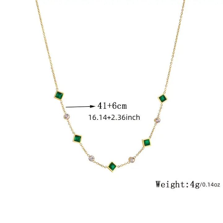 Amaia | Women’s necklace with emerald green stones and gold finish