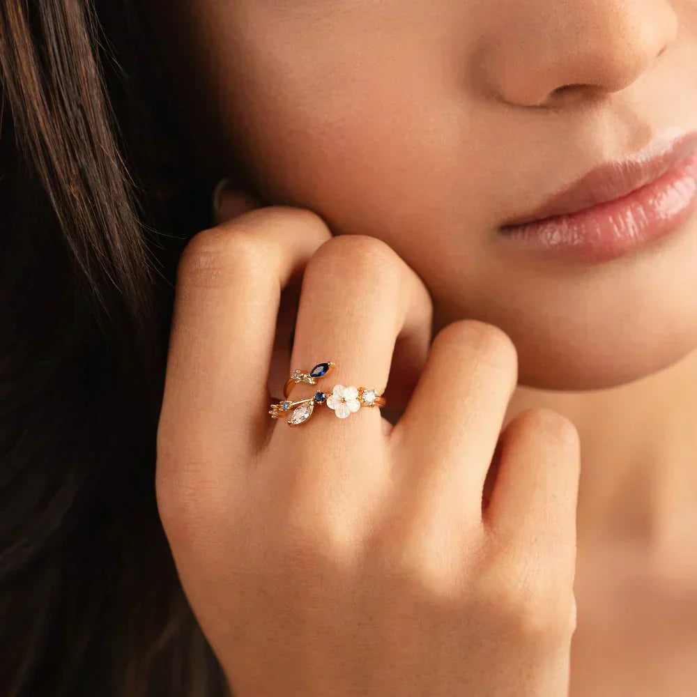 Gwenda | Women’s floral ring with gold open band