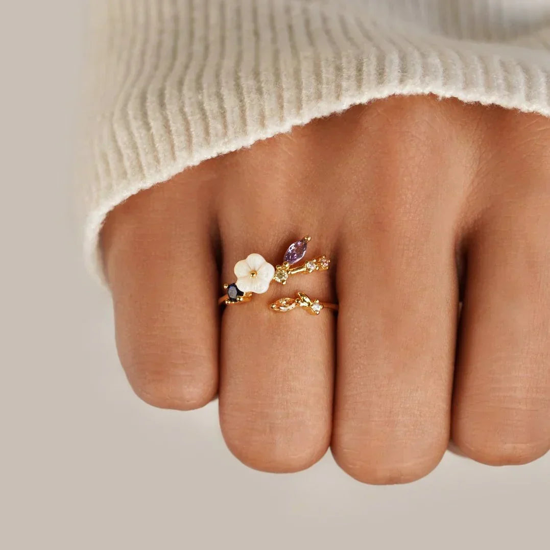 Gwenda | Women’s floral ring with gold open band