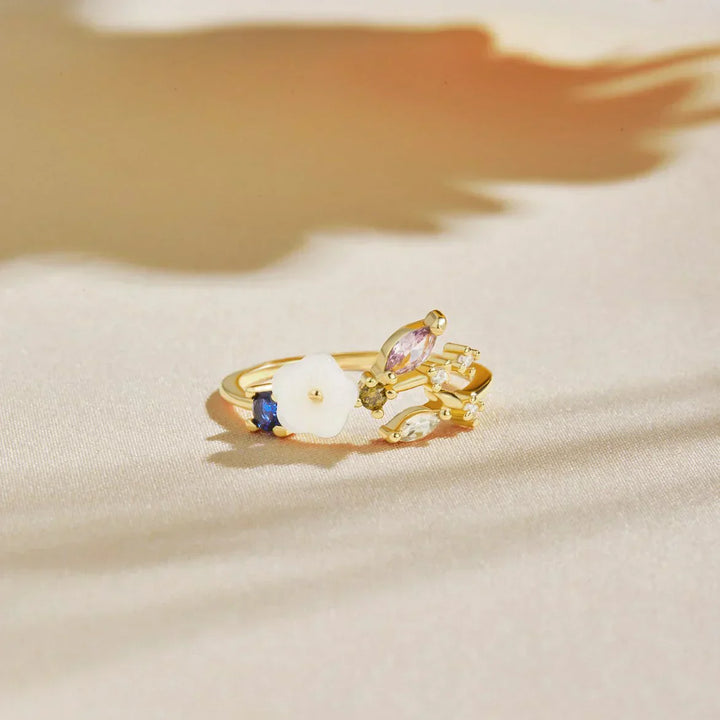 Gwenda | Women’s floral ring with gold open band