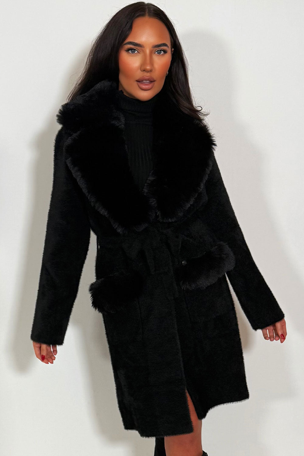 Kesslyn | Women’s belted coat with faux fur collar
