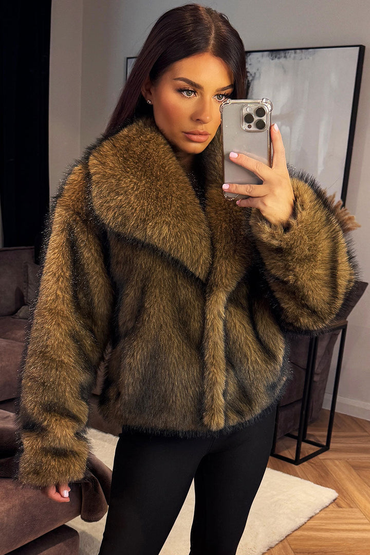 Cloverly | Women’s short plush faux fur jacket