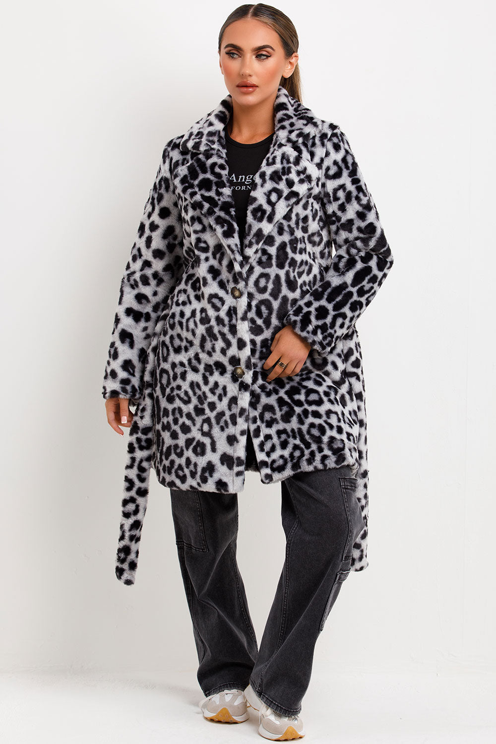 Daelyn | Women’s faux fur coat with belt and lapel collar