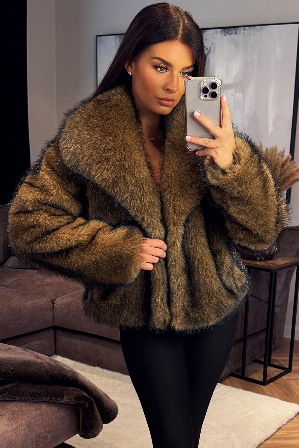 Cloverly | Women’s short plush faux fur jacket