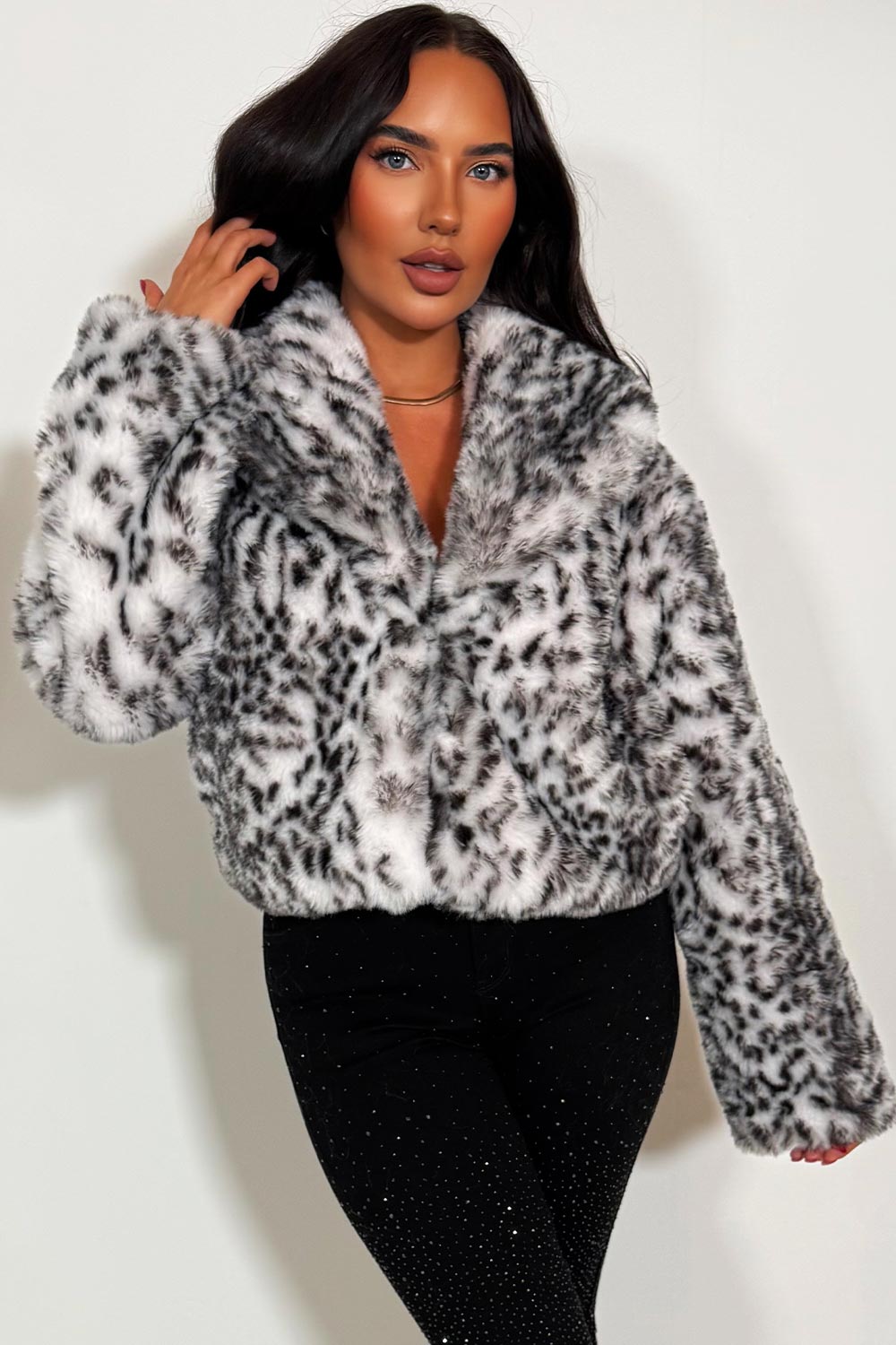 Reeva | Women’s cropped faux fur jacket with collar