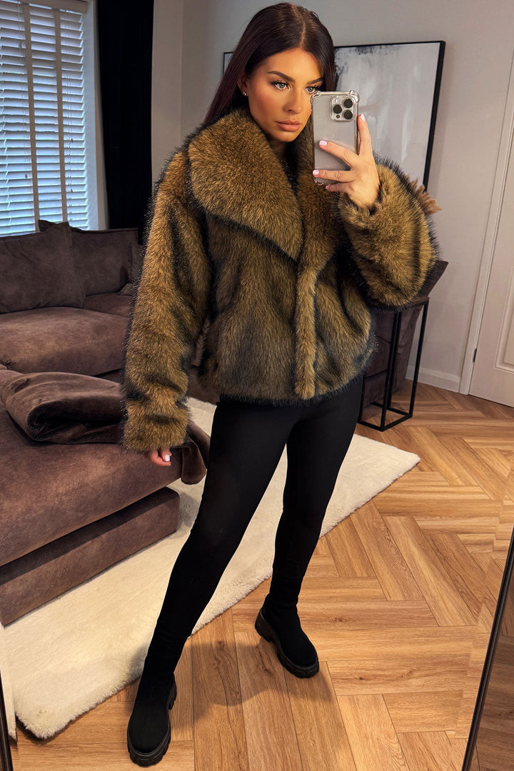 Cloverly | Women’s short plush faux fur jacket