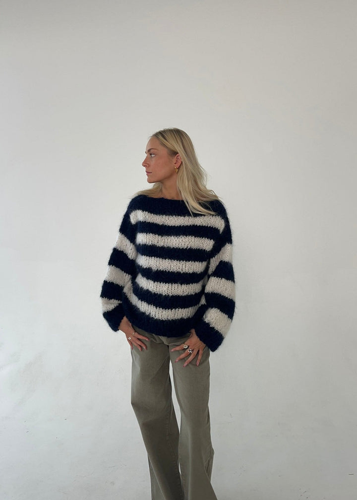 Aurora | Women’s knit sweater with boat neck design