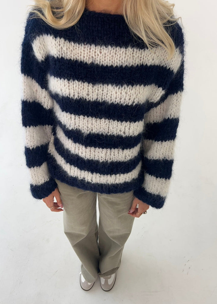 Aurora | Women’s knit sweater with boat neck design