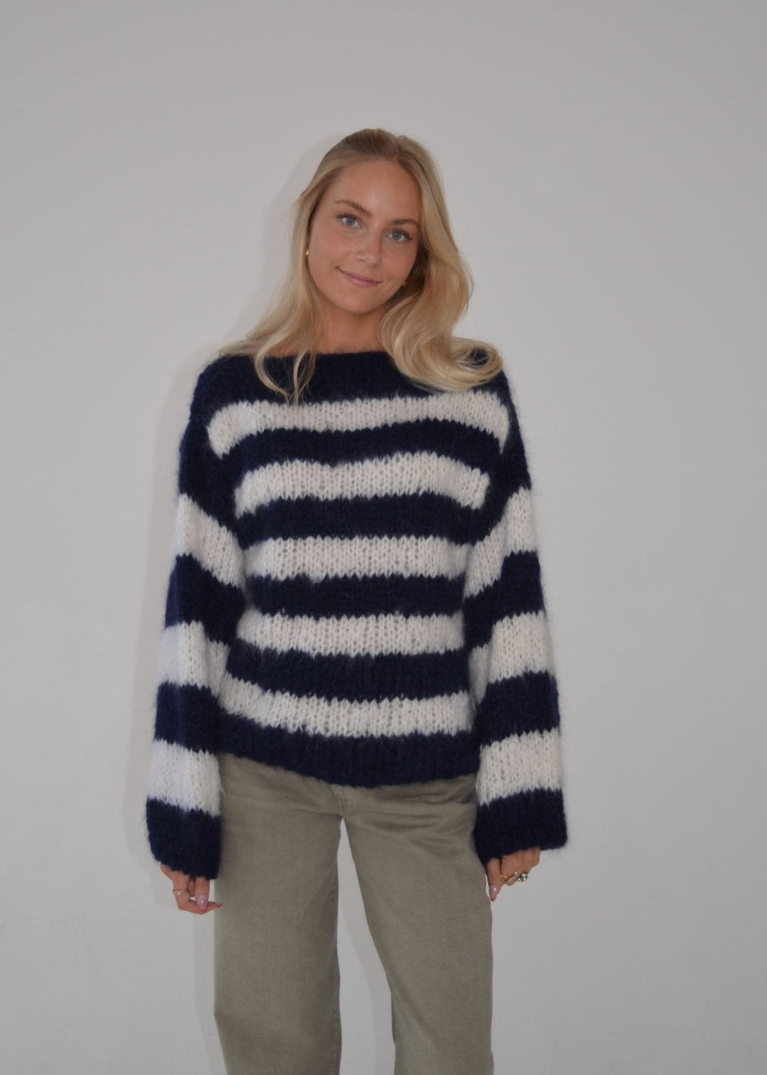 Aurora | Women’s knit sweater with boat neck design