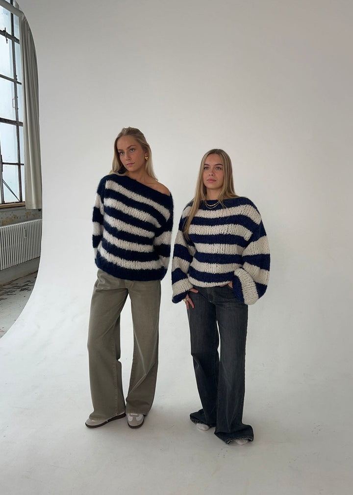 Aurora | Women’s knit sweater with boat neck design