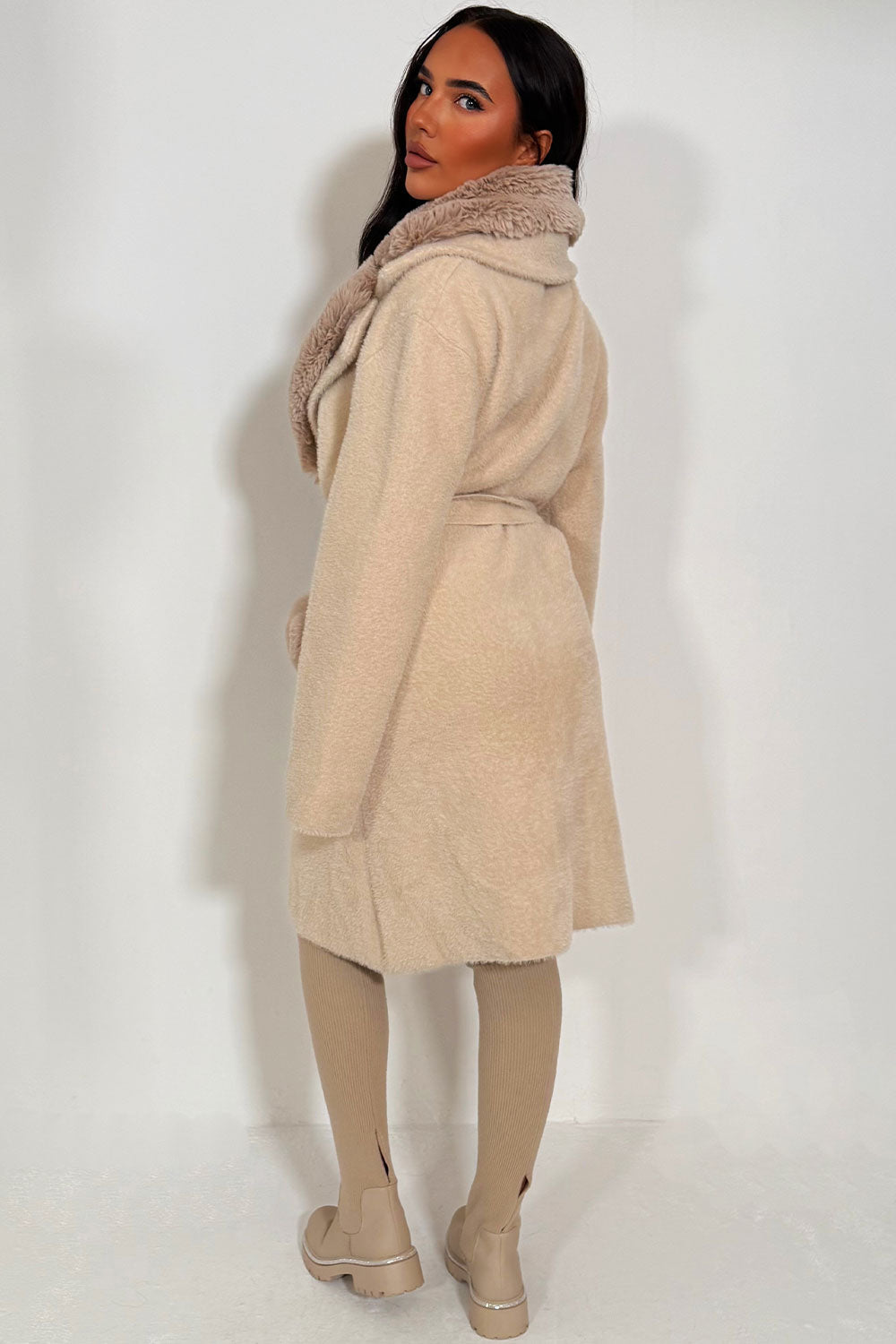 Miliani | Women’s belted coat with faux fur collar