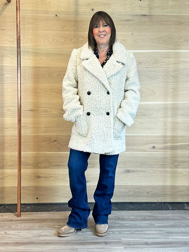 Jenny | Women’s short teddy coat