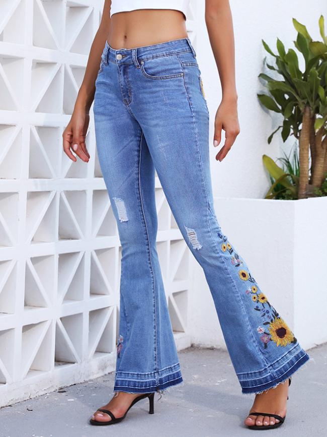 Freya | Women’s flare jeans with embroidered detail and slim fit