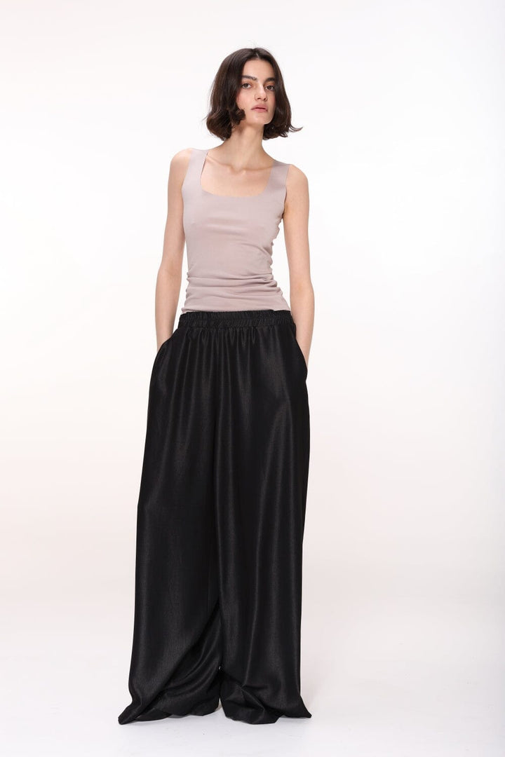 Dea | Women’s sleeveless top with square neckline and fitted cut