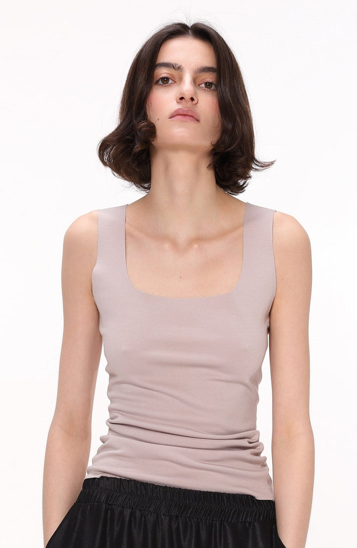 Dea | Women’s sleeveless top with square neckline and fitted cut