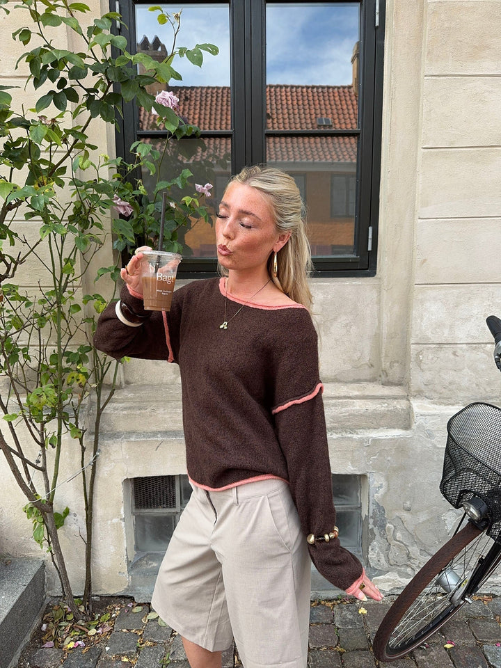 Monroe | Women’s knit sweater with contrast edge design