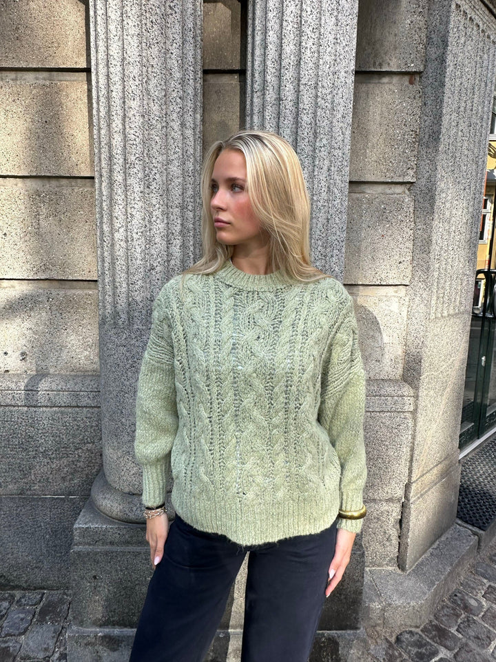Fallon | Women’s cable knit sweater with balloon sleeve design