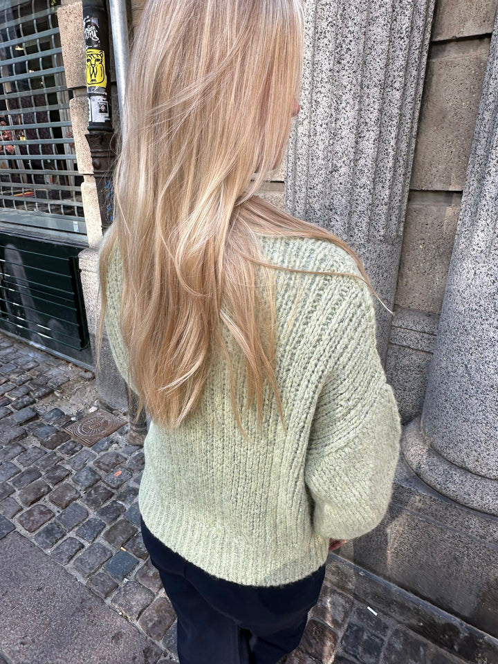 Fallon | Women’s cable knit sweater with balloon sleeve design